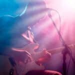 jak grać na gitarze elektrycznej bez wzmacniacza