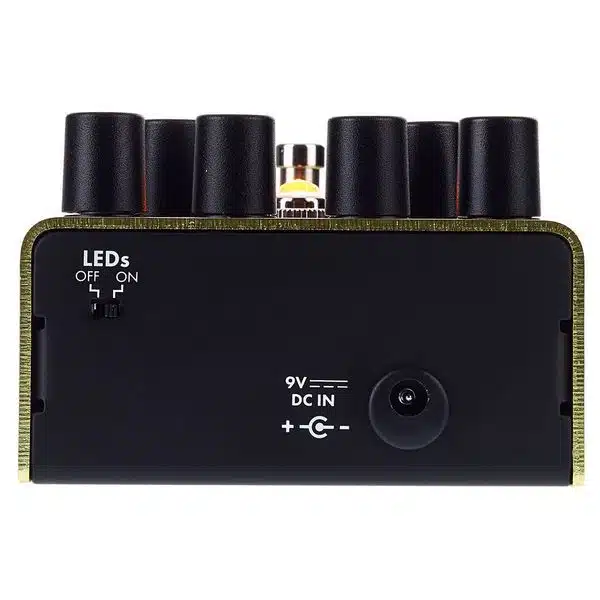 power supply output of fender pugilist distortion